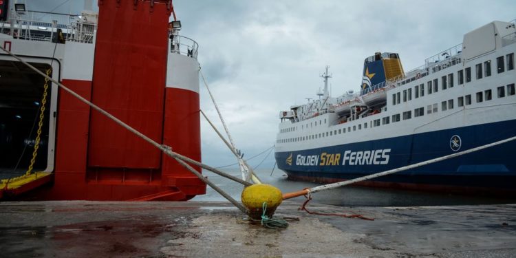 Προβλήματα στα ακτοπλοϊκά δρομολόγια λόγω ισχυρών ανέμων
