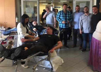 Αστυνομικοί συγκέντρωσαν 161 φιάλες αίματος