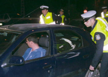 Σχεδόν 300 οδηγοί υπό την επήρεια αλκοόλ το Σαββατοκύριακο στην Αττική