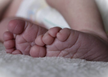 Θρίλερ με γυναίκα που επιχείρησε να πουλήσει το παιδί της (ΒΙΝΤΕΟ)