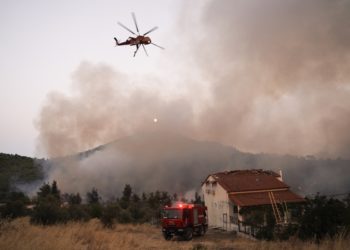 Νεκρός 58χρονος στην Ηλεία όπου είναι σε εξέλιξη δασική πυρκαγιά