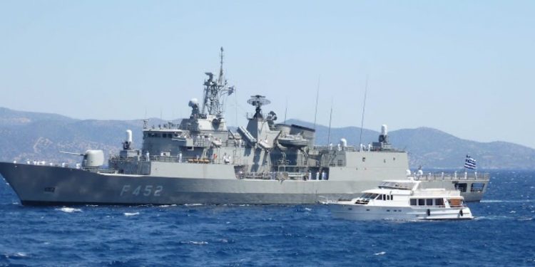 Ενισχύονται τα μέτρα στο Αιγαίο – Στην αντιμετώπιση του προσφυγικού και σκάφη του Πολεμικού Ναυτικού