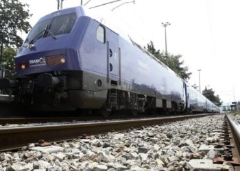 Σύγκρουση αμαξοστοιχίας που εκτελούσε το δρομολόγιο Λάρισα-Βόλος με όχημα