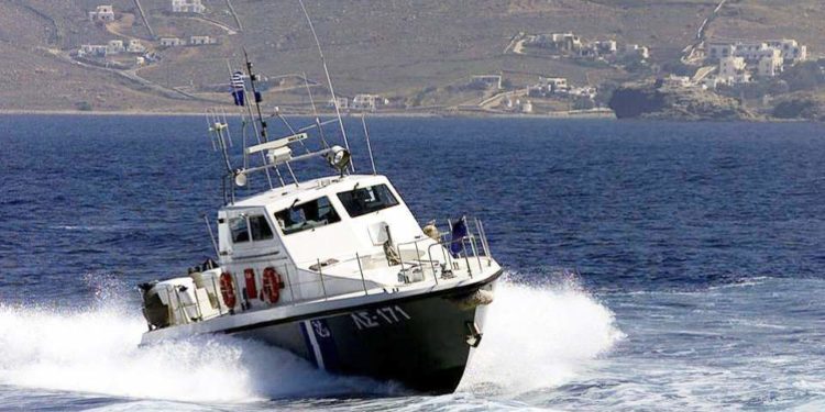 Πυρκαγιά σε θαλαμηγό με 6 επιβαίνοντες στο Παλιούρι Χαλκιδικής – Συνελήφθη ο κυβερνήτης