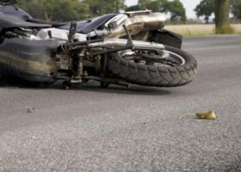 Ένας νεκρός και δύο τραυματίες από σύγκρουση ΙΧ με μοτοσικλέτα