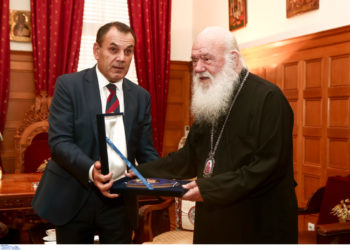 Συνάντηση του ΥΕΘΑ με τον Αρχιεπίσκοπο Ιερώνυμο