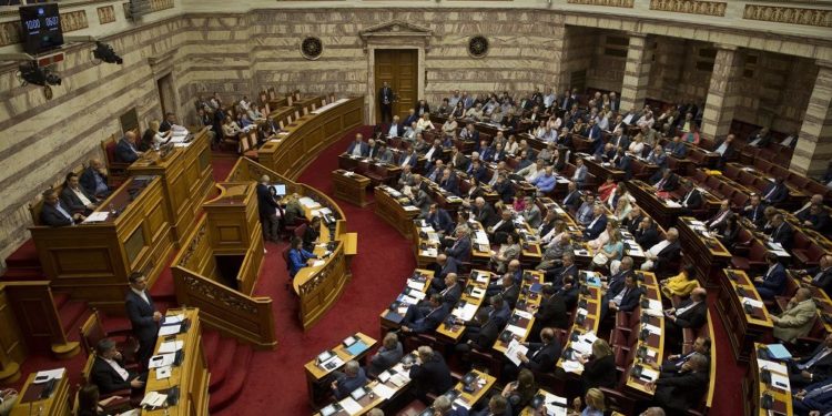 Στη Βουλή η δικογραφία της Novartis για Παπαγγελόπουλο – Τσίπρα