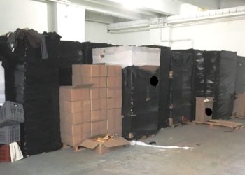 Κηφισιά: Έκρυβαν 83.680 πακέτα λαθραία τσιγάρα σε αποθήκη