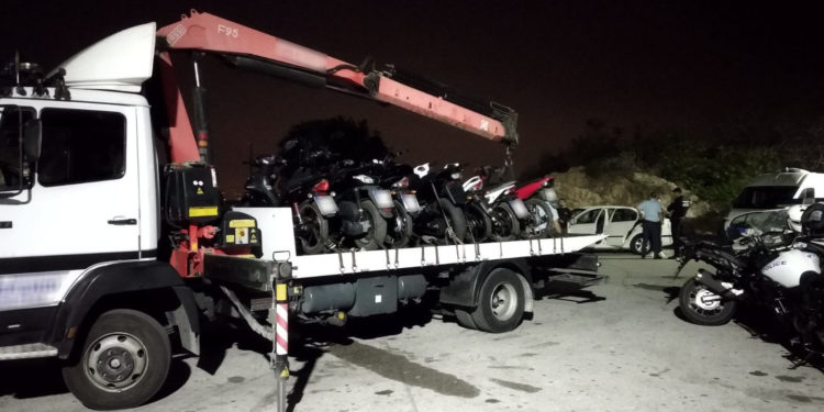 Εξόρμηση της Τροχαίας για την αντιμετώπιση των αυτοσχέδιων αγώνων στην Πλατεία Λυκαβηττού – Το tweet Χρυσοχοΐδη (ΦΩΤΟ)