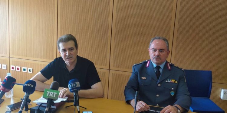 Επαφές Χρυσοχοΐδη στη Λάρισα για την εγκατάσταση προσφύγων στο νομό