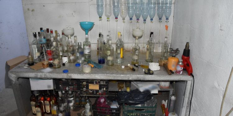 Είχαν στήσει παράνομο αποστακτήριο – Συνελήφθησαν 5 άτομα (ΒΙΝΤΕΟ – ΦΩΤΟ)