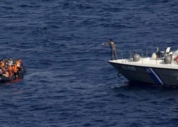 Αλεξανδρούπολη: Διάσωση 45 μεταναστών σε φουσκωτή βάρκα