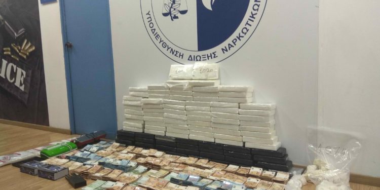 Εξαρθρώθηκε μεγάλο κύκλωμα κοκαΐνης – Κατασχέθηκαν 105 κιλά και 800.000 ευρώ (ΒΙΝΤΕΟ – ΦΩΤΟ)