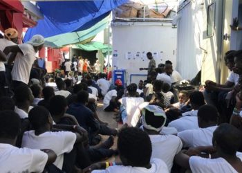 Μάλτα: Μετανάστες πυρπόλησαν αυτοκίνητα και τραυμάτισαν αστυνομικό σε κέντρο κράτησης