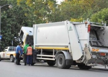 Ηλικιωμένη παρασύρθηκε από απορριμματοφόρο στην Καλαμαριά