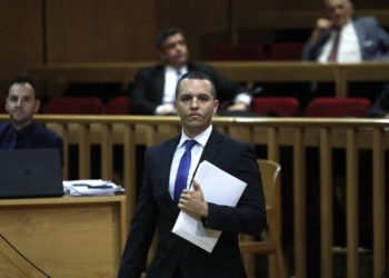 Αρχίζει η απολογία του Ηλία Κασιδιάρη στη δίκη της Χρυσής Αυγής