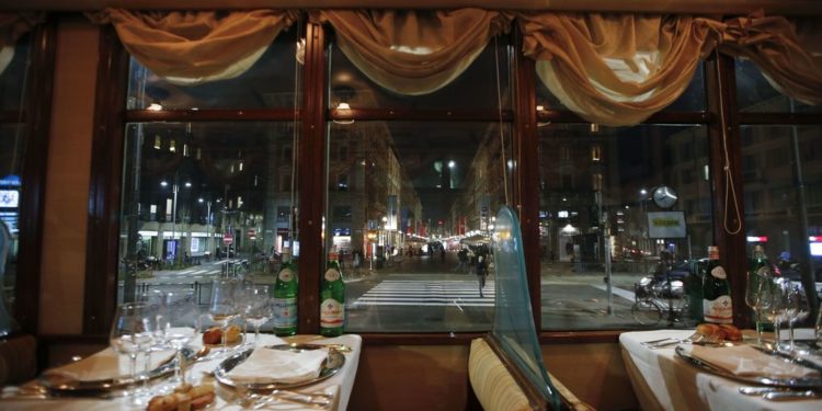 Ιταλία: Τα άδεια εστιατόρια στο Μιλάνο αποτελούν… βιτρίνα της Μαφίας