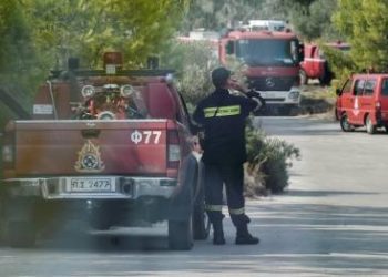 Υπό μερικό έλεγχο η πυρκαγιά στο Πέραμα