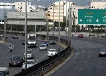 Γέφυρα Καλυφτάκη – Άνδρας απειλεί να αυτοκτονήσει