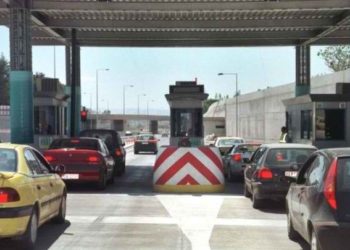 Κυκλοφοριακά προβλήματα στην Αττική οδό λόγω τροχαίου ατυχήματος     