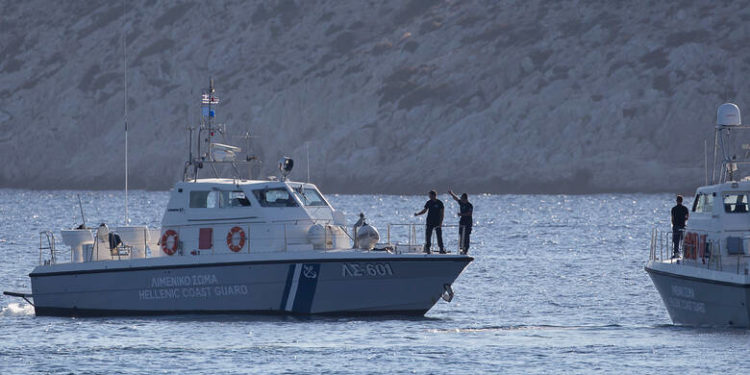 Σύγκρουση σκάφους του Λιμενικού με λέμβο – Χωρίς τις αισθήσεις του ανασύρθηκε 3χρονο παιδί