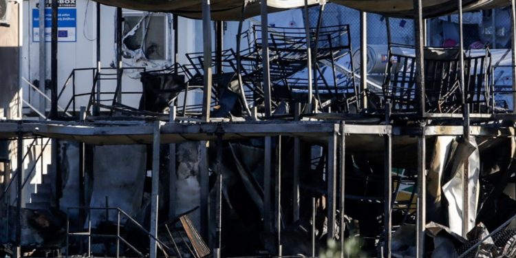 Οδήγησε δέκα χιλιόμετρα με την απανθρακωμένη σορό δίπλα του