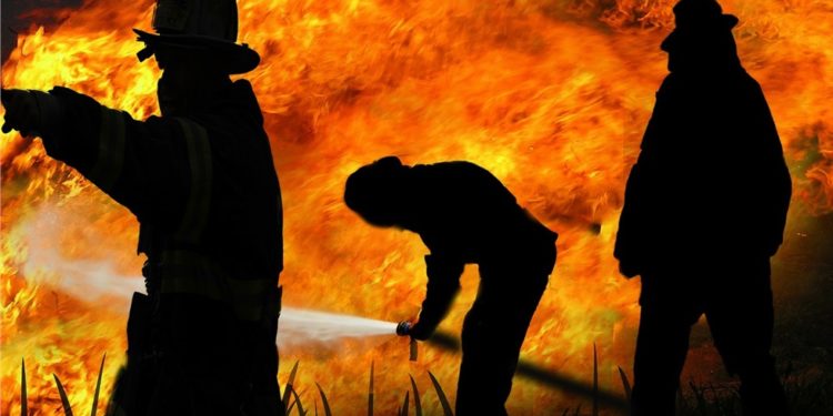 Συγχαρητήρια Θ. Καράογλου στο προσωπικό της Πυροσβεστικής και τους εθελοντές πυροσβέστες