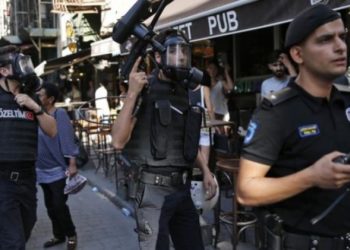 Τουρκία: Συνελήφθη δημοσιογράφος που επέκρινε την τουρκική επιχείρηση στη Συρία