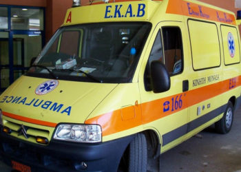 Νεογνό βρέθηκε μπροστά στην είσοδο πολυκατοικίας – Εντοπίστηκε η μητέρα του