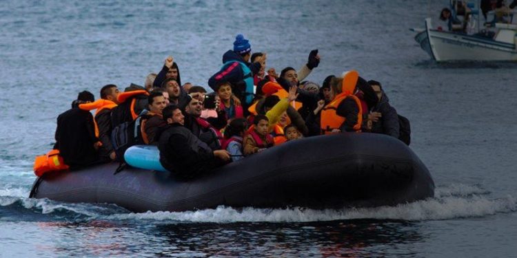 Συνεχίζεται το κύμα προσφύγων: Εντοπίστηκαν άλλοι 116 στο Αιγαίο