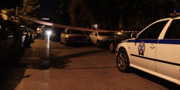 Έκρηξη σε είσοδο πολυκατοικίας στο Παλαιό Φάληρο