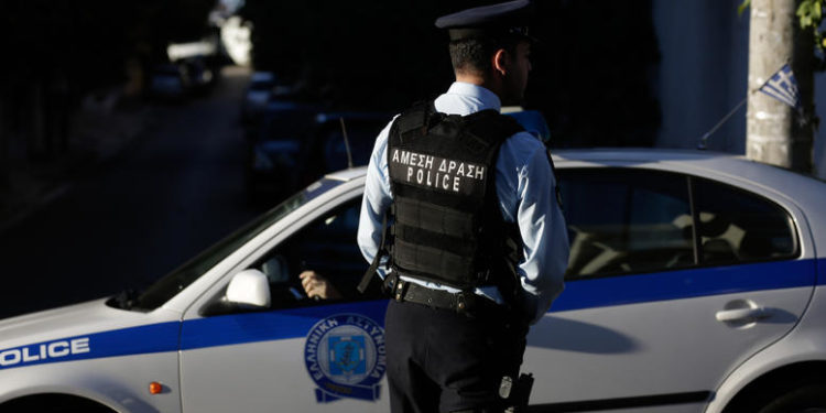 Άγνωστοι έδεσαν 93χρονο και δύο οικιακές βοηθούς και “σήκωσαν” χρηματοκιβώτιο με χρήματα λίρες και κοσμήματα 