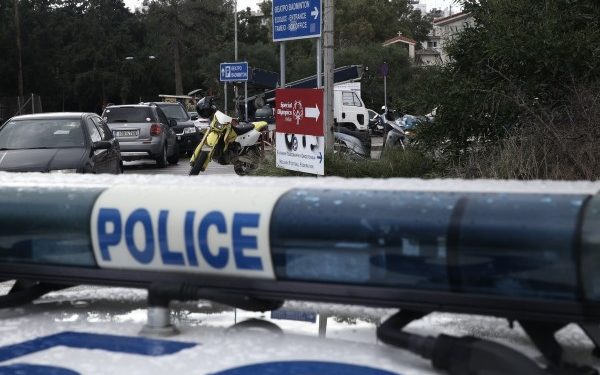 Τέσσερα άτομα τραυμάτισαν και λήστεψαν νεαρό αλλοδαπό στον Ασπρόπυργο