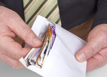 Συνέλαβαν υπάλληλο Υπηρεσίας δόμησης και πολιτικό μηχανικό για χρηματισμό