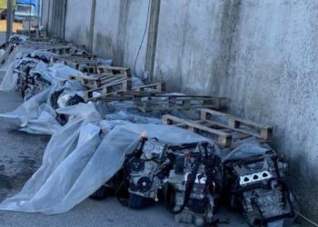 Εντοπίστηκαν 164 κλεμμένοι κινητήρες αυτοκινήτων στη διάρκεια αστυνομικής επιχείρησης