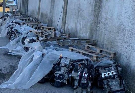 Εντοπίστηκαν 164 κλεμμένοι κινητήρες αυτοκινήτων στη διάρκεια αστυνομικής επιχείρησης