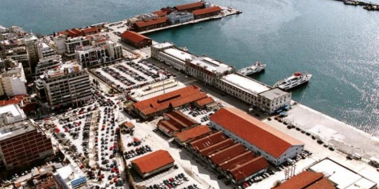 Εξάρθρωση σπείρας στο Λιμάνι Θεσσαλονίκης: 18 συλλήψεις – Ανάμεσά τους ο λιμενάρχης και 4 επιχειρηματίες