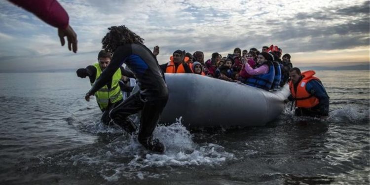 Πάνω από 790 πρόσφυγες και μετανάστες πέρασαν στα νησιά του βορείου Αιγαίου τις τελευταίες 48 ώρες