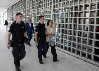 To ομόφωνο «όχι» του Αρείου Πάγου σώζει από την έκδοση την 37χρονη μητέρα από το Ιράν