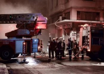 Πυρκαγιά σε κλαμπ στο κέντρο της Αθήνας