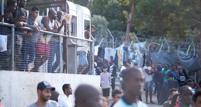 Σάμος: 12 συλλήψεις για τα περιστατικά στο ΚΥΤ