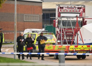 Σοκάρουν οι αποκαλύψεις για το φορτηγό της φρίκης – Κινέζοι οι 39 νεκροί (ΒΙΝΤΕΟ)