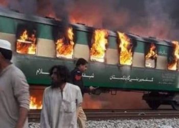 Τραγωδία στο Πακιστάν : 65 νεκροί από πυρκαγιά που ξέσπασε σε τραίνο           