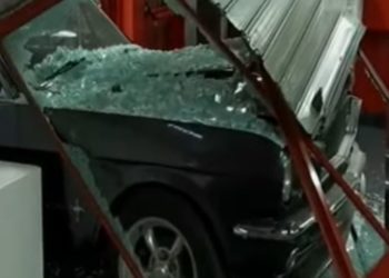 Νέα εισβολή με αυτοκίνητο σε κατάστημα με ηλεκτρικά είδη