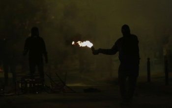 Επίθεση με βόμβες μολότοφ στο Αστυνομικό Τμήμα Πεντέλης