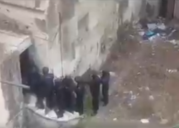 Σε εξέλιξη αστυνομική επιχείρηση δίπλα από την ΑΣΟΕΕ (ΒΙΝΤΕΟ)