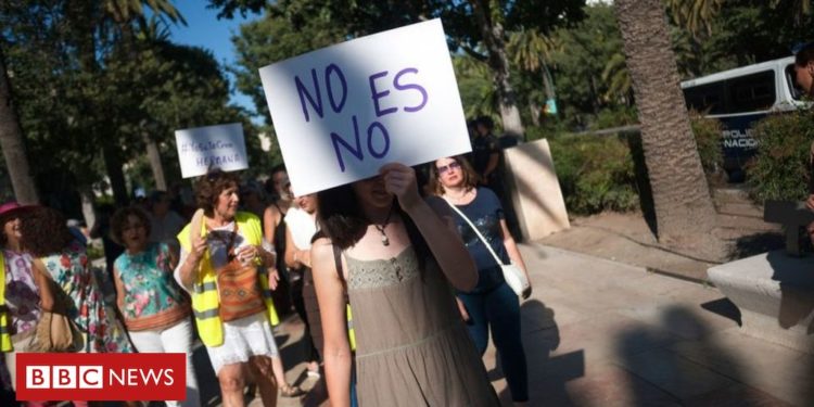 Αντιδράσεις στη Βαρκελώνη: Αθωώθηκαν 5 κατηγορούμενοι για ομαδικό βιασμό 14χρονης επειδή «δεν άσκησαν βία»