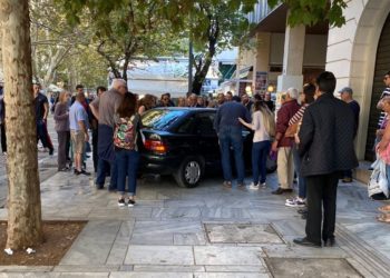 Παρ’ ολίγον τραγωδία στη Δ. Αρεοπαγίτου – Τραυματίστηκε μία γυναίκα με πατίνι (ΦΩΤΟ)