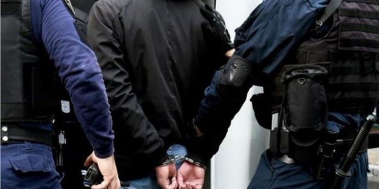 Σύλληψη δύο ατόμων για κατοχή και διακίνηση ναρκωτικών στα Χανιά