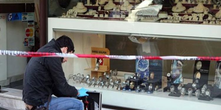 Διάρρηξη σε κοσμηματοπωλείο στα Πατήσια